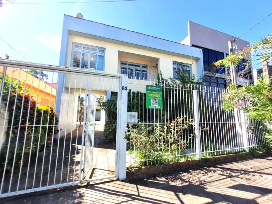 Foto 1 de Casa com 3 Quartos à venda, 159m² em Santa Maria Goretti, Porto Alegre