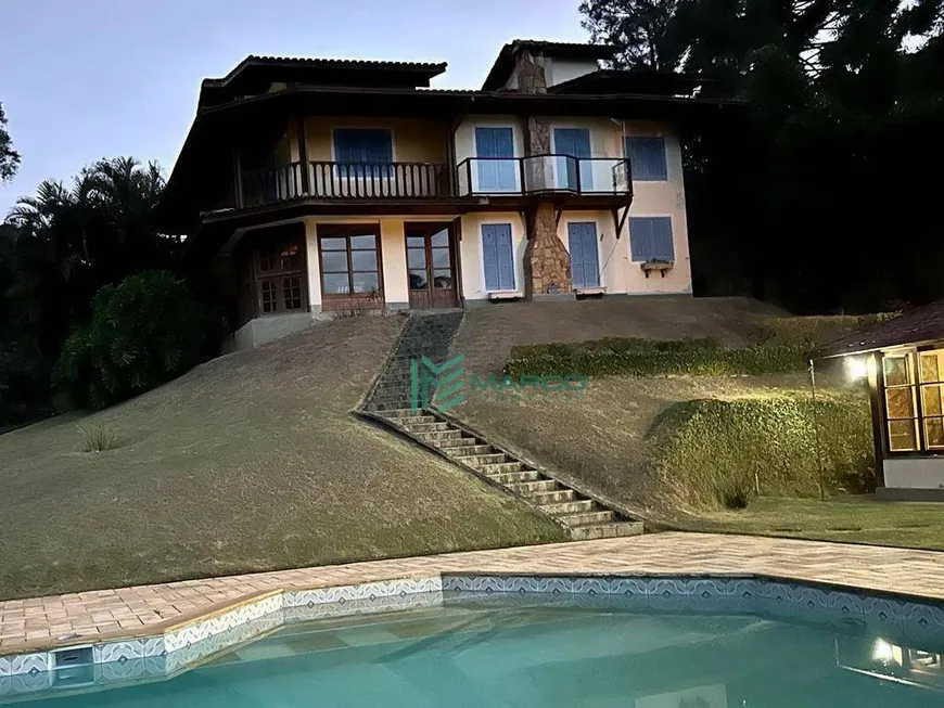 Foto 1 de Casa com 4 Quartos à venda, 369m² em Jardim Salaco, Teresópolis