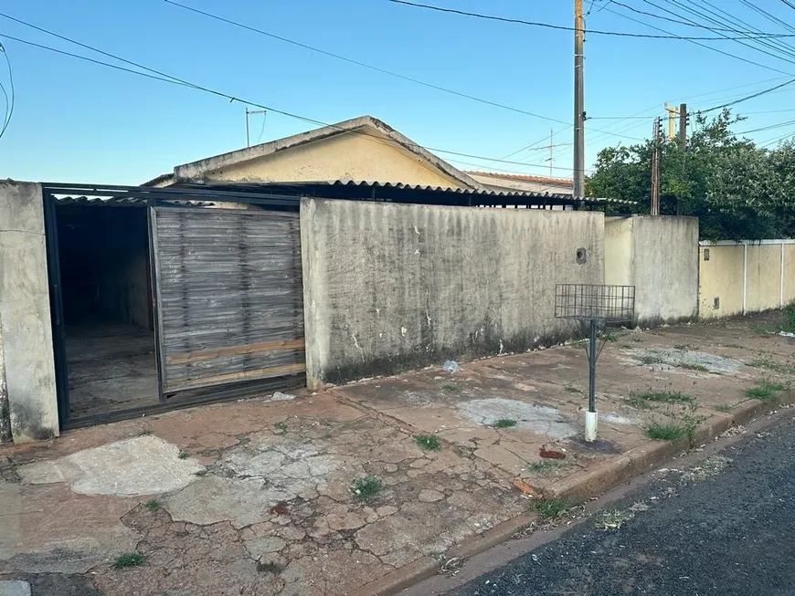 Foto 1 de Casa com 2 Quartos à venda, 145m² em Parque Laranjeiras, Araraquara