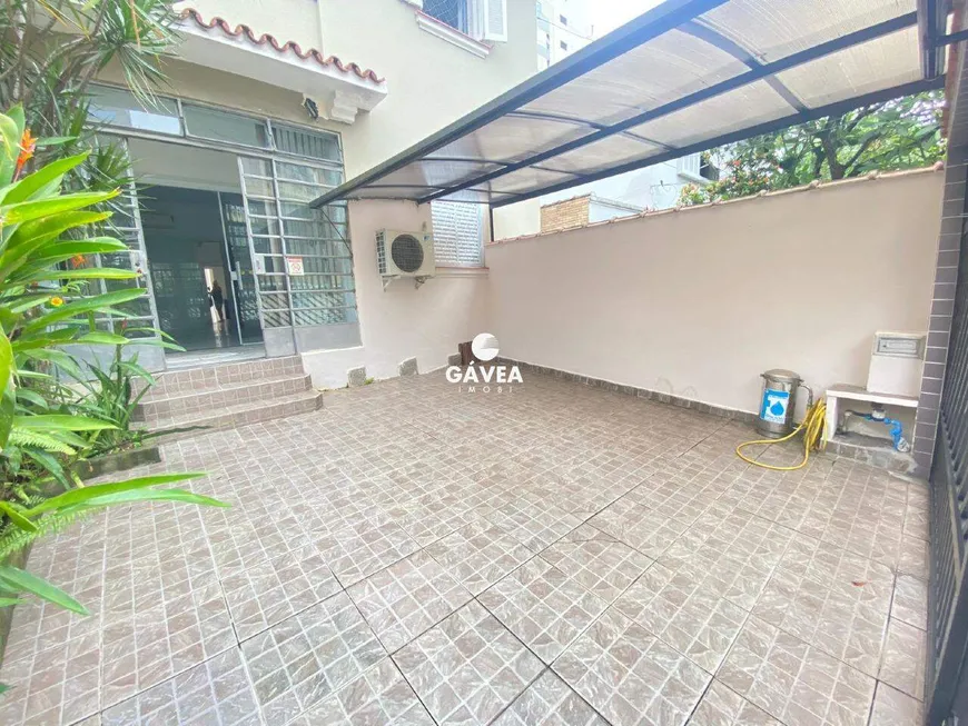 Foto 1 de Casa com 2 Quartos à venda, 104m² em Gonzaga, Santos