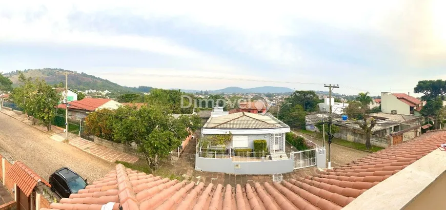 Foto 1 de Casa com 3 Quartos à venda, 163m² em Espiríto Santo, Porto Alegre