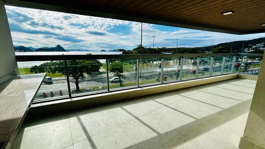 Foto 1 de Apartamento com 4 Quartos à venda, 169m² em Charitas, Niterói