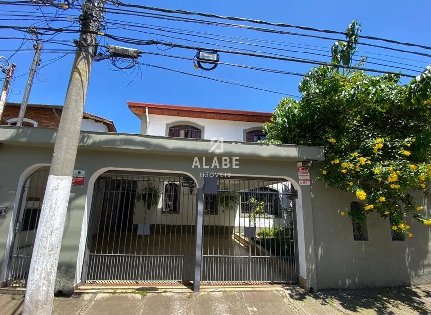 Foto 1 de Casa com 3 Quartos para alugar, 243m² em Brooklin, São Paulo