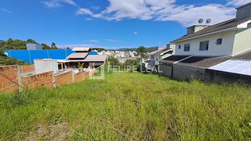 Foto 1 de Lote/Terreno à venda, 484m² em Forquilhas, São José