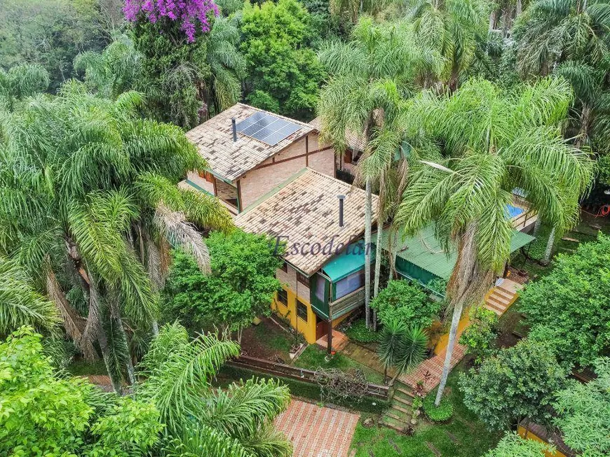 Foto 1 de Casa com 3 Quartos à venda, 220m² em Parque Petrópolis, Mairiporã