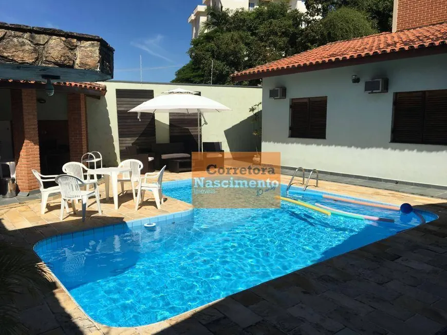 Foto 1 de Casa com 3 Quartos para venda ou aluguel, 350m² em Jardim Siesta, Jacareí