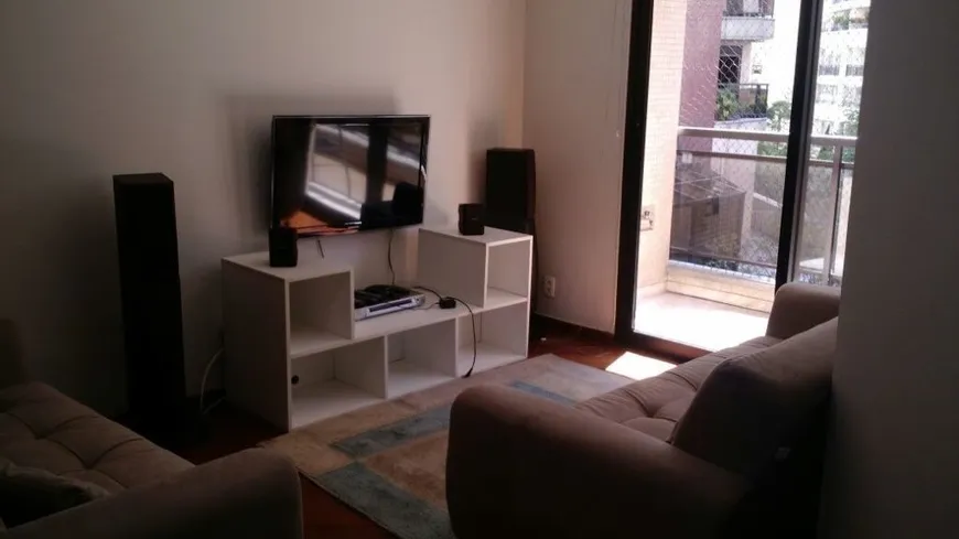 Foto 1 de Flat com 3 Quartos para alugar, 120m² em Moema, São Paulo