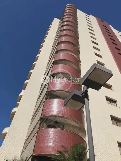 Foto 1 de Apartamento com 3 Quartos à venda, 190m² em Tabajaras, Uberlândia