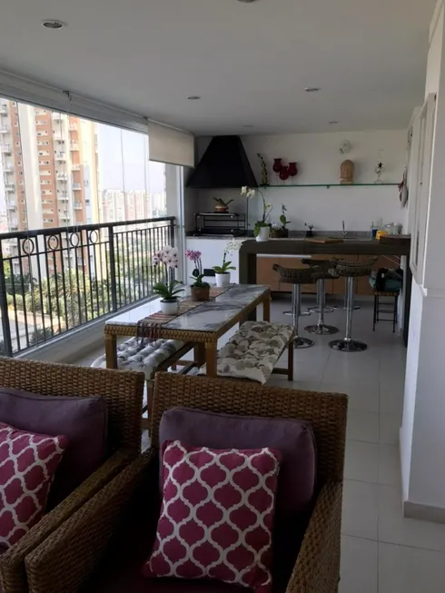 Foto 1 de Apartamento com 4 Quartos à venda, 247m² em Jardim Fonte do Morumbi , São Paulo