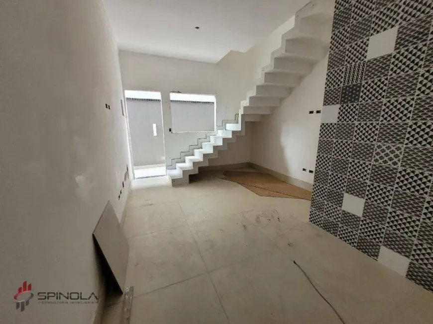 Foto 1 de Casa de Condomínio com 2 Quartos à venda, 60m² em Vila Caicara, Praia Grande