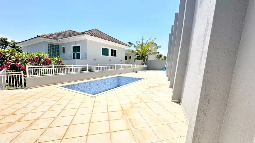 Foto 1 de Casa de Condomínio com 5 Quartos à venda, 345m² em Lagoa, Macaé