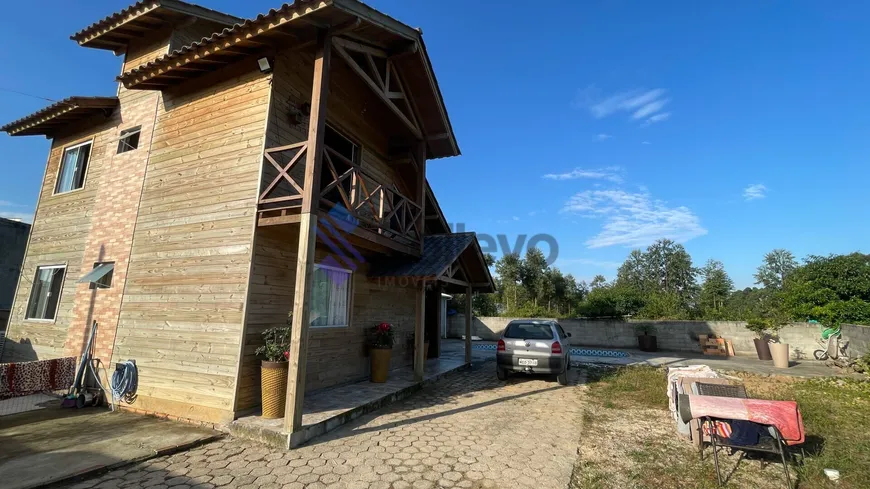 Foto 1 de Casa com 4 Quartos à venda, 155m² em Arroio do Rosa, Imbituba