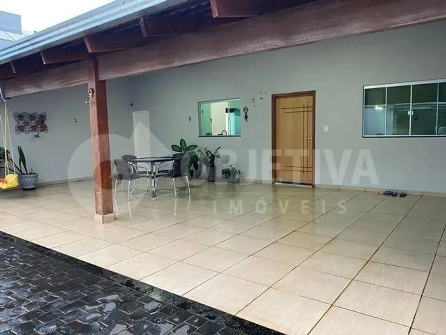 Foto 1 de Casa com 3 Quartos à venda, 136m² em Bosque dos Buritis, Uberlândia