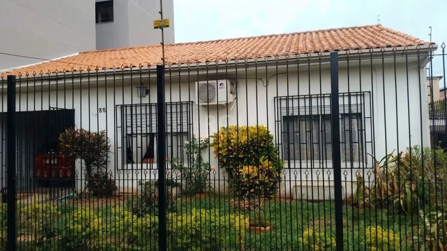 Foto 1 de Casa com 2 Quartos à venda, 180m² em Jardim Botânico, Porto Alegre