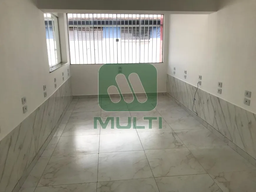 Foto 1 de Casa com 1 Quarto para alugar, 180m² em Centro, Uberlândia