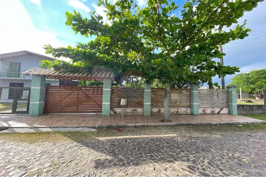 Foto 1 de Casa com 4 Quartos à venda, 173m² em Araca, Capão da Canoa