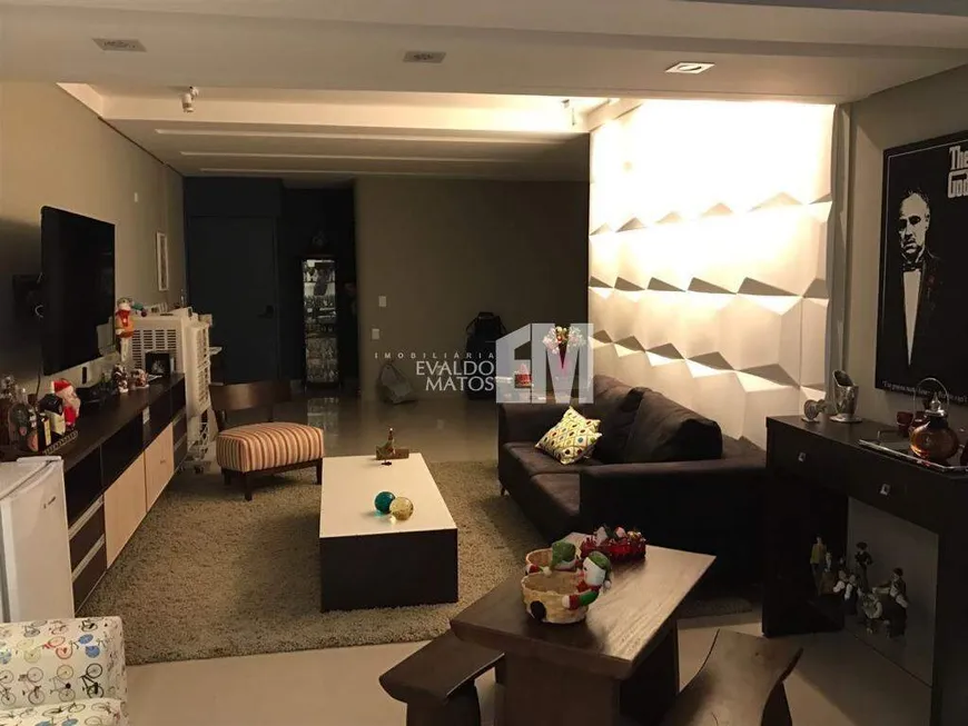 Foto 1 de Apartamento com 3 Quartos à venda, 197m² em Frei Serafim, Teresina