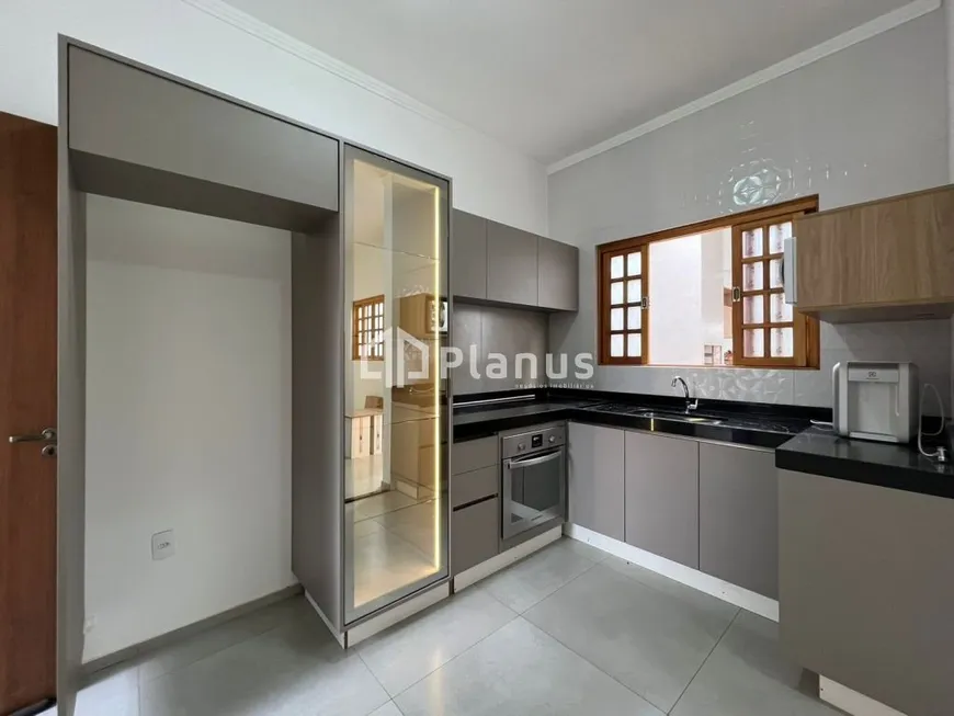 Foto 1 de Casa com 3 Quartos para venda ou aluguel, 144m² em Jardim Dona Lili, Bauru