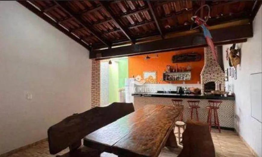 Foto 1 de Casa com 3 Quartos à venda, 173m² em Santa Rosa, Uberlândia