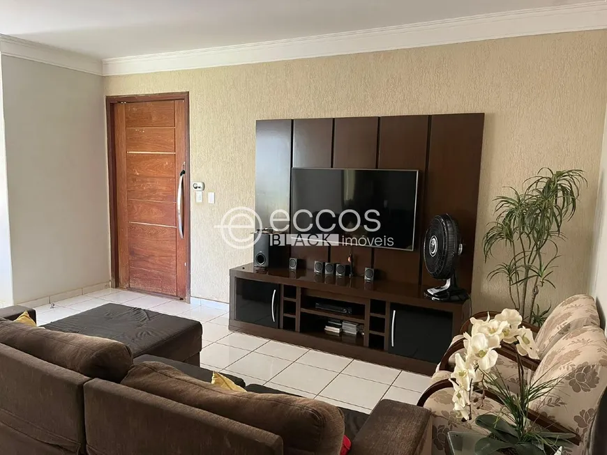 Foto 1 de Imóvel Comercial com 3 Quartos à venda, 340m² em Chácaras Tubalina E Quartel, Uberlândia