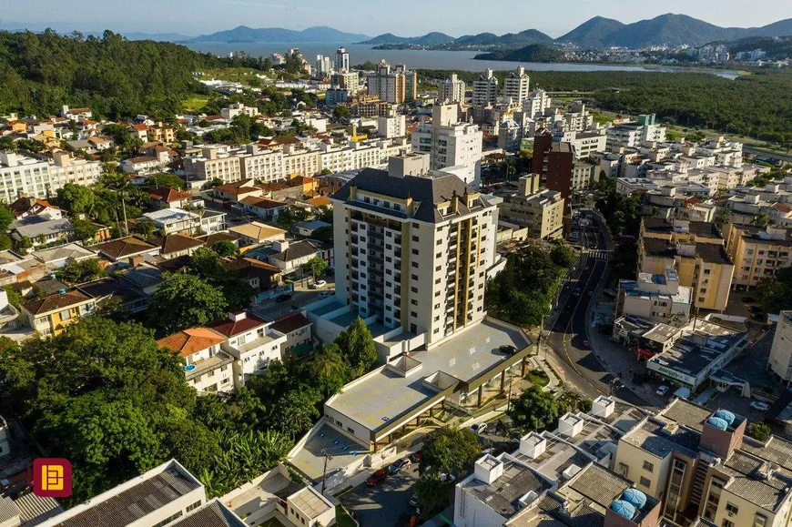 Foto 1 de Apartamento com 3 Quartos à venda, 119m² em Trindade, Florianópolis