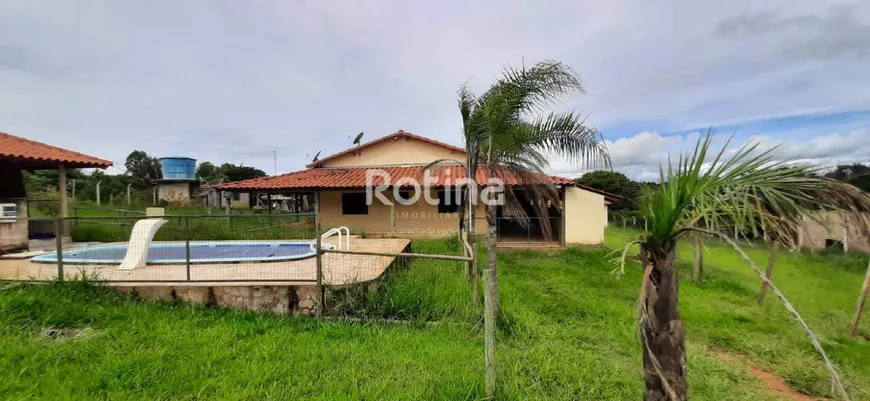 Foto 1 de Fazenda/Sítio com 3 Quartos à venda, 250m² em Chácaras Eldorado, Uberlândia