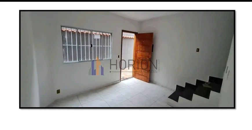 Foto 1 de Casa com 2 Quartos à venda, 54m² em Japuí, São Vicente