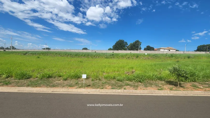 Foto 1 de Lote/Terreno à venda, 300m² em , Álvares Machado