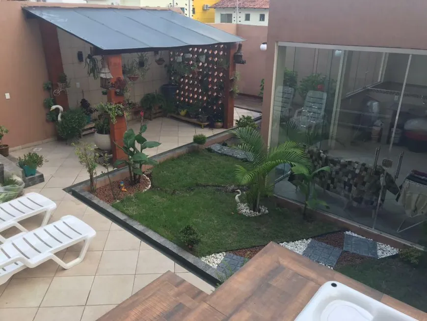 Foto 1 de Casa com 3 Quartos à venda, 250m² em Flores, Manaus