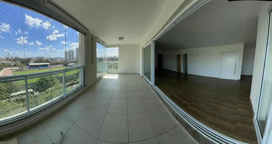 Foto 1 de Apartamento com 3 Quartos para venda ou aluguel, 241m² em Água Branca, São Paulo