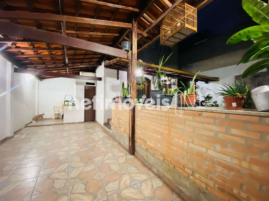 Foto 1 de Casa com 3 Quartos à venda, 200m² em Vitória, Belo Horizonte