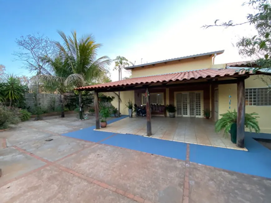 Foto 1 de Casa com 4 Quartos à venda, 180m² em Centro, Rio Quente
