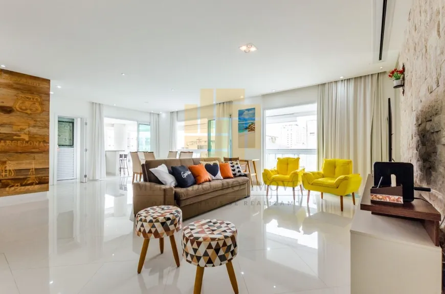 Foto 1 de Apartamento com 3 Quartos à venda, 176m² em Pitangueiras, Guarujá