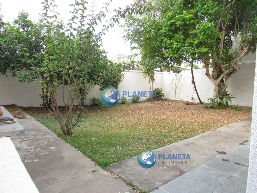 Foto 1 de Casa com 3 Quartos à venda, 260m² em Planalto, Belo Horizonte