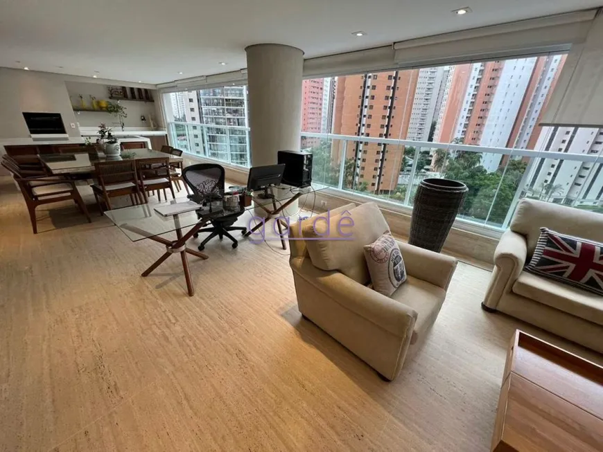 Foto 1 de Apartamento com 4 Quartos para venda ou aluguel, 335m² em Moema, São Paulo