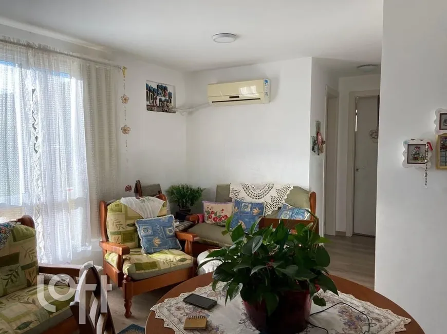 Foto 1 de Apartamento com 3 Quartos à venda, 52m² em Hípica, Porto Alegre