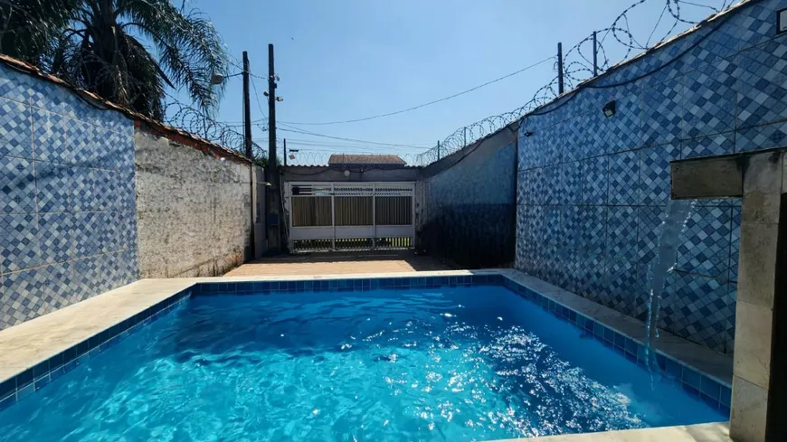 Foto 1 de Casa com 2 Quartos à venda, 200m² em Balneário Gaivota, Itanhaém