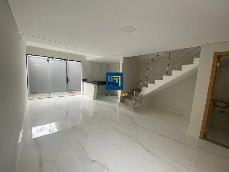 Foto 1 de Casa com 3 Quartos à venda, 170m² em Santa Mônica, Belo Horizonte
