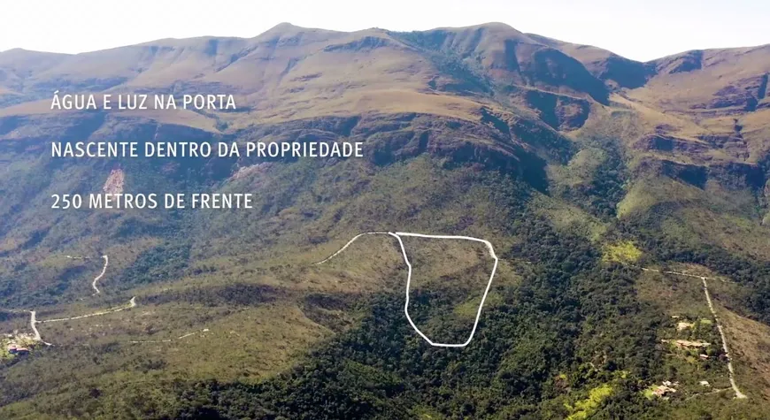 Foto 1 de Lote/Terreno à venda, 36000m² em Zona Rural, Moeda