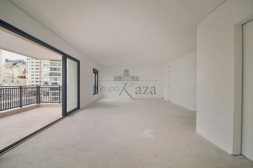 Foto 1 de Apartamento com 3 Quartos à venda, 226m² em Jardim Paulista, São Paulo