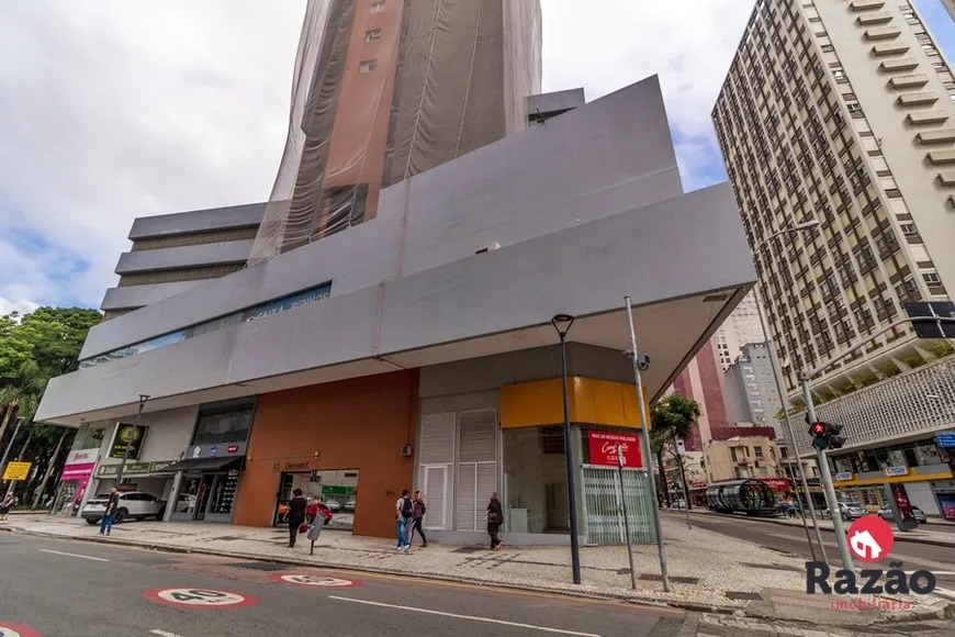 Foto 1 de Apartamento com 1 Quarto à venda, 33m² em Centro, Curitiba
