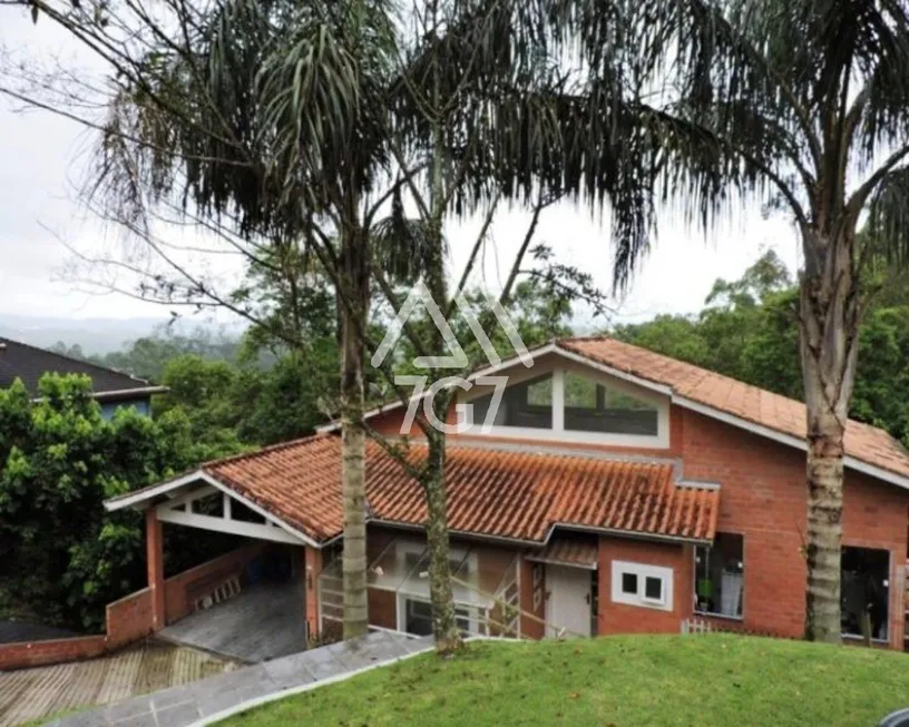 Foto 1 de Casa de Condomínio com 4 Quartos à venda, 205m² em Capuava, Embu das Artes