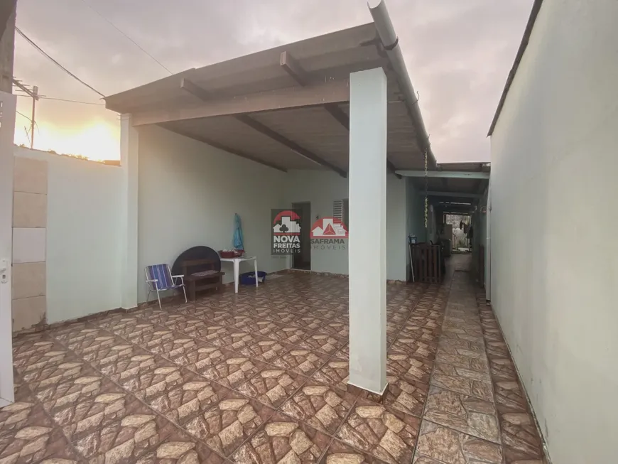 Foto 1 de Casa com 1 Quarto à venda, 62m² em Pegorelli, Caraguatatuba