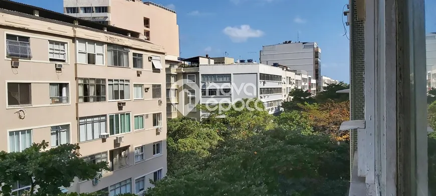 Foto 1 de Apartamento com 4 Quartos à venda, 210m² em Copacabana, Rio de Janeiro
