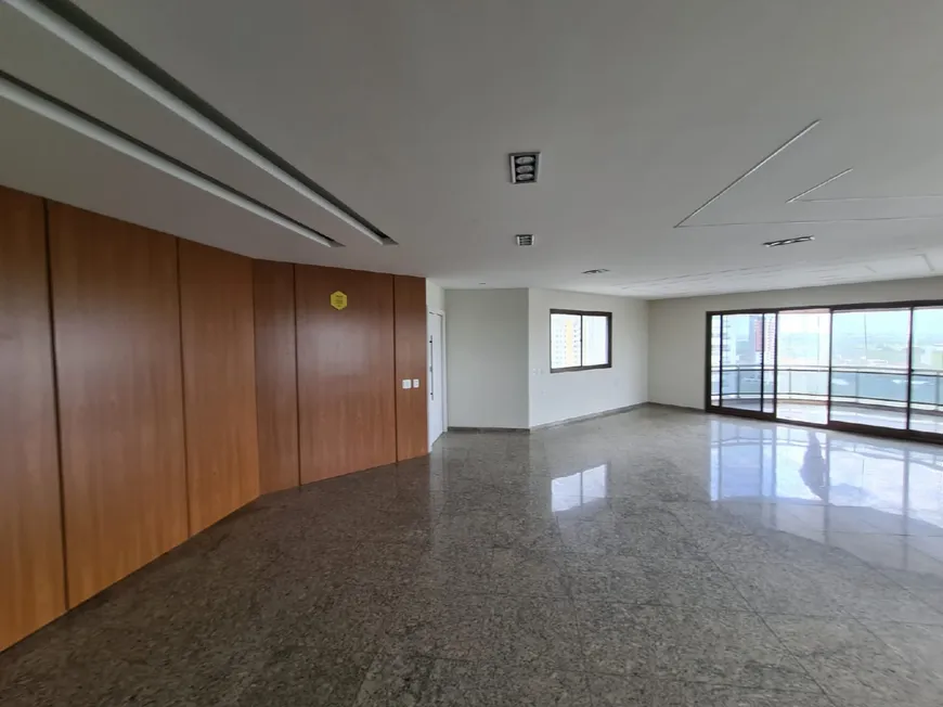 Foto 1 de Apartamento com 4 Quartos para alugar, 240m² em Aleixo, Manaus