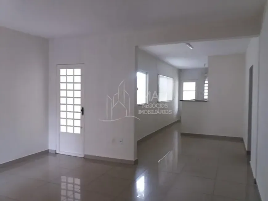 Foto 1 de Casa com 3 Quartos à venda, 180m² em Bom Jesus, Uberlândia