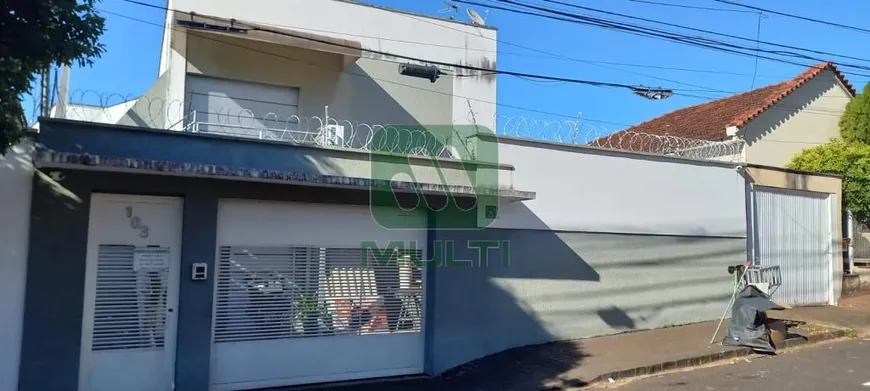 Foto 1 de Ponto Comercial com 1 Quarto para alugar, 420m² em Lidice, Uberlândia