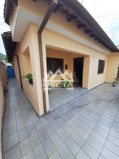 Foto 1 de Casa com 3 Quartos à venda, 207m² em Centro, Caraguatatuba
