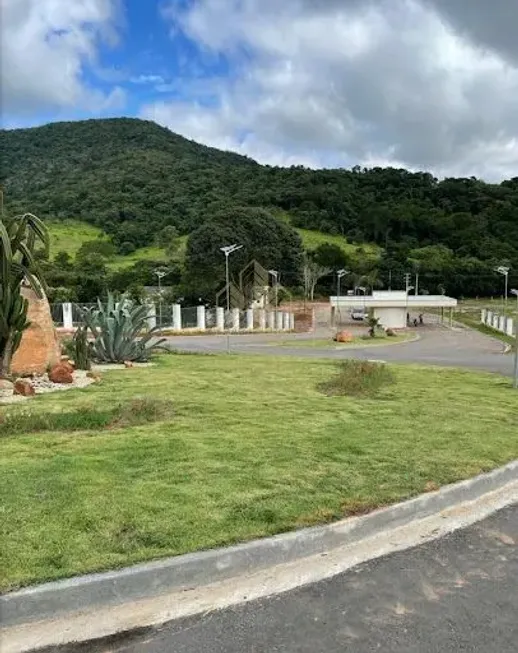 Foto 1 de Lote/Terreno à venda, 300m² em Laranja Azeda, Atibaia