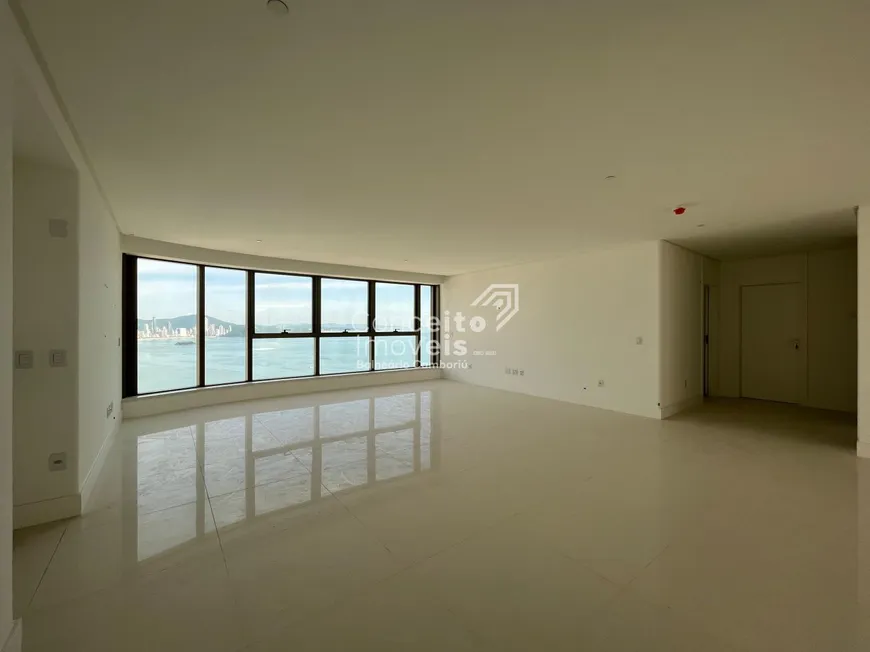 Foto 1 de Apartamento com 4 Quartos à venda, 265m² em Centro, Balneário Camboriú